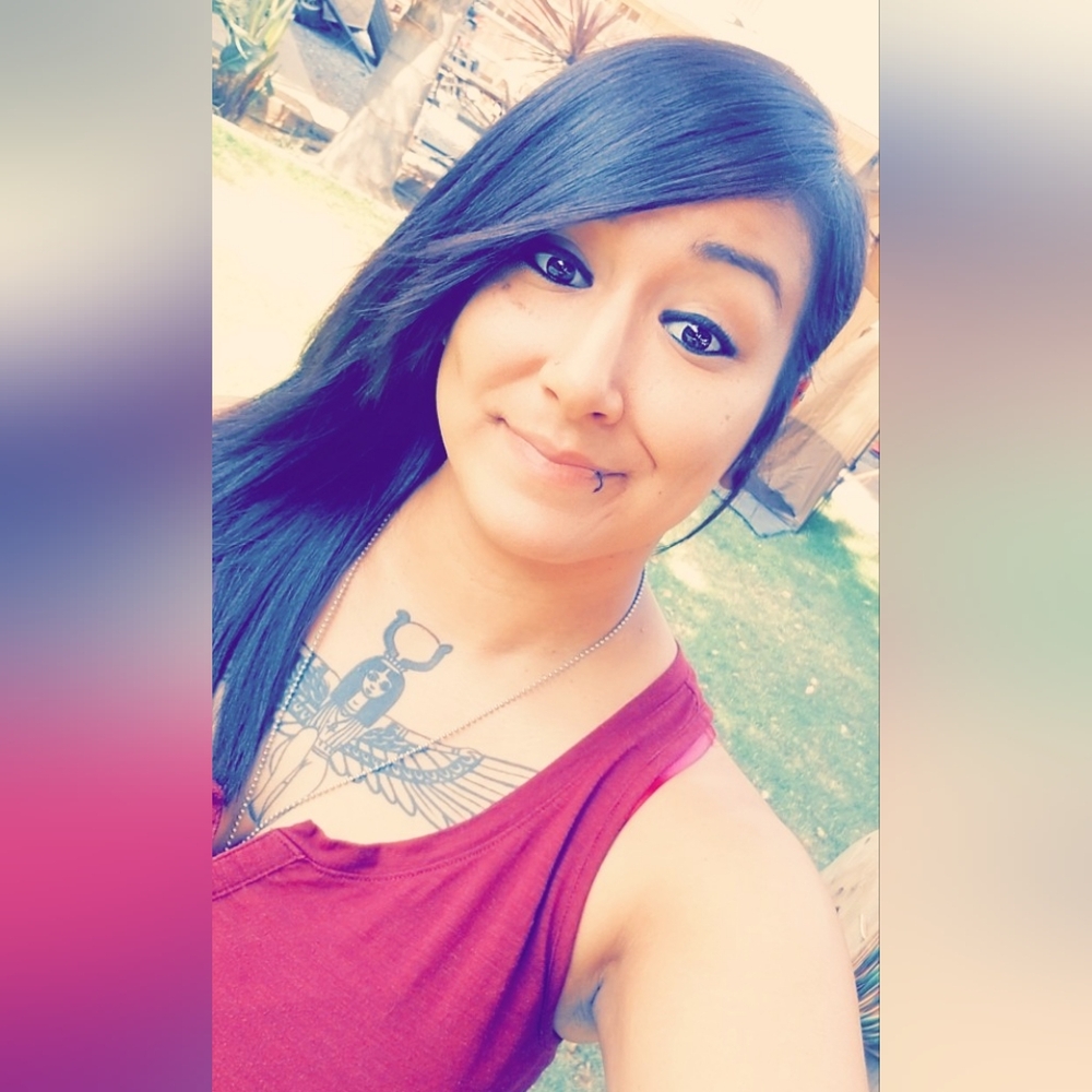 Meet your Posher, Raquel